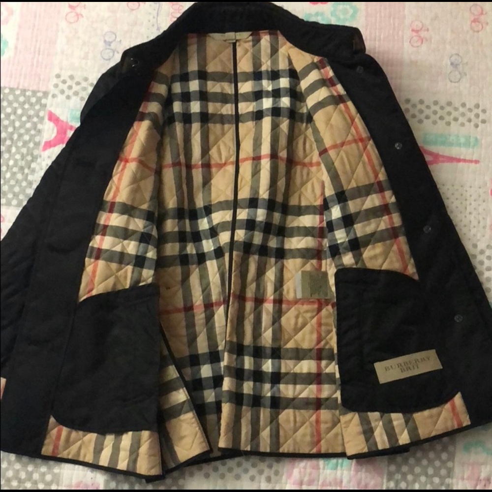 Burberry Quilted Black Jacket with Signature Check Trim - Picture 13 of 14
